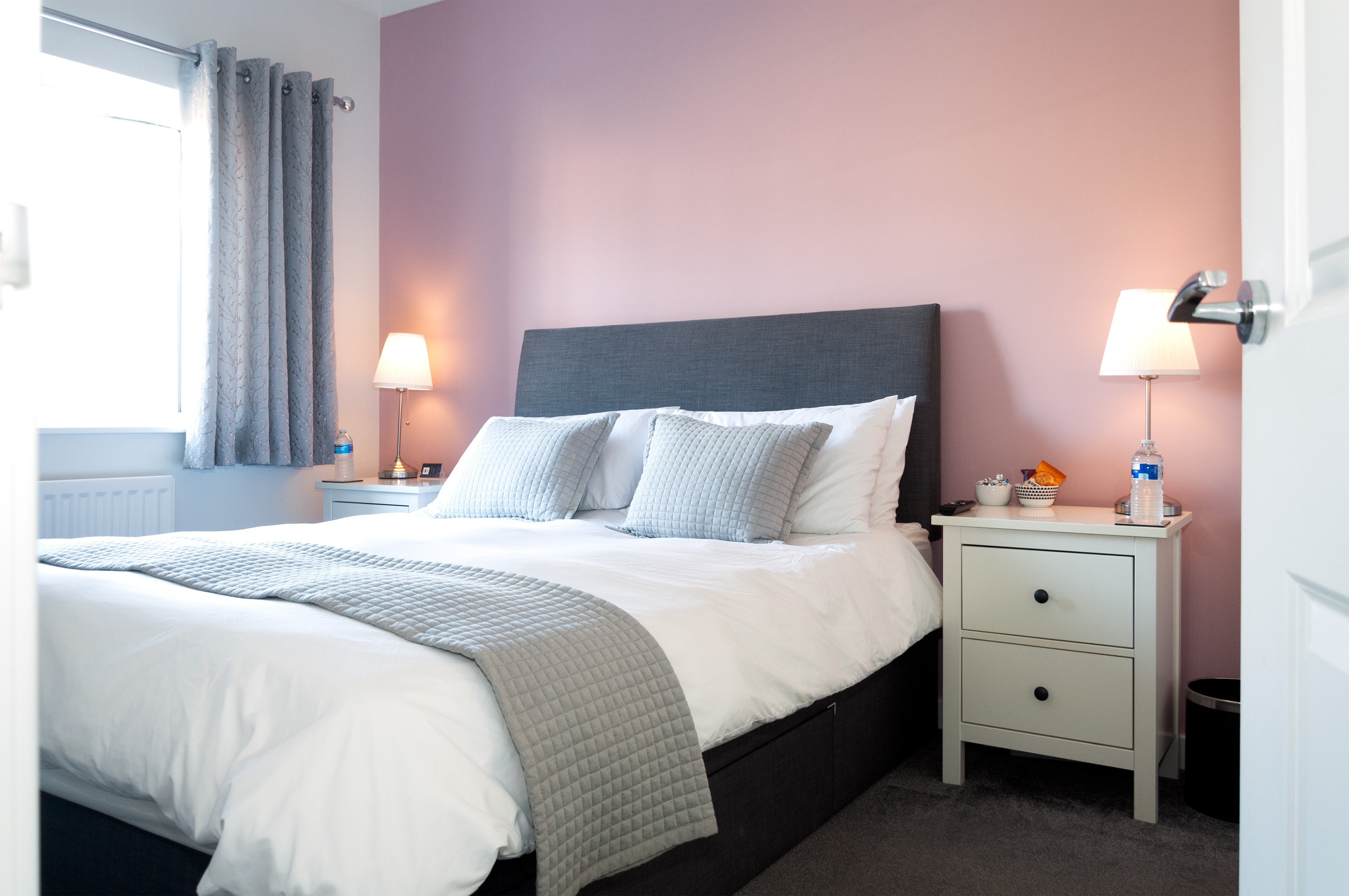 Riverside Stays - 1st Bedroom - Short Term Let House - DSC_9370