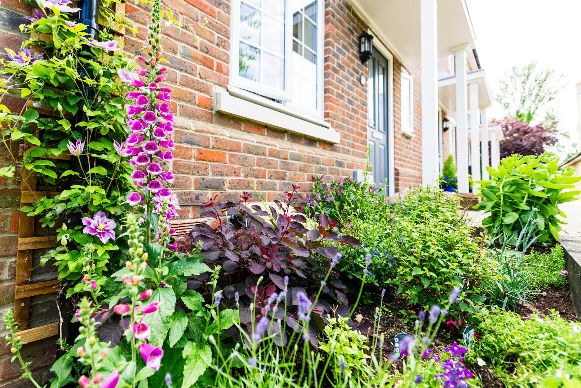 Riverside-Stays-Double-Bedroom-Front-Garden-2022-NSL_1744