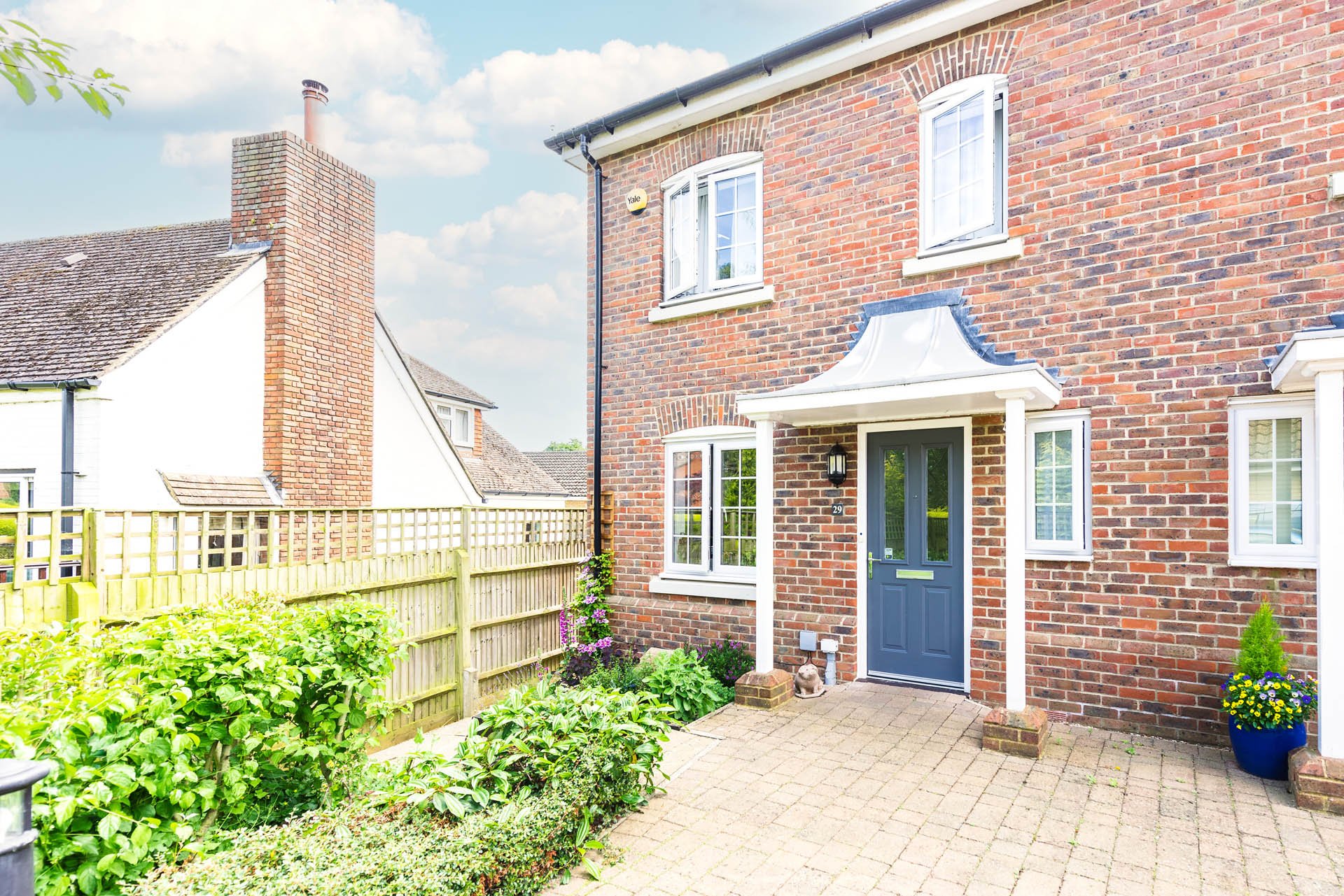 Riverside-Stays-Double-Bedroom-Front-of-House-2022-NSL_1740